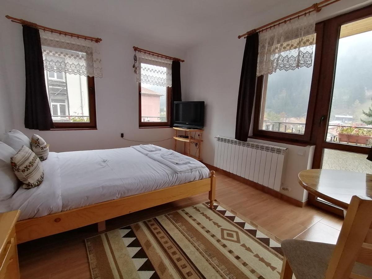 Къща За Гости Камината Trigrad Bagian luar foto